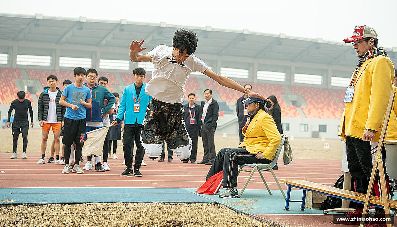 球速体育平台登录入口奋力前行，勇往直前